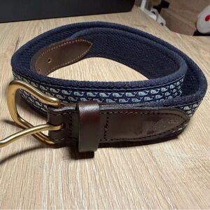 Vineyard Whale Canvas Club Belt